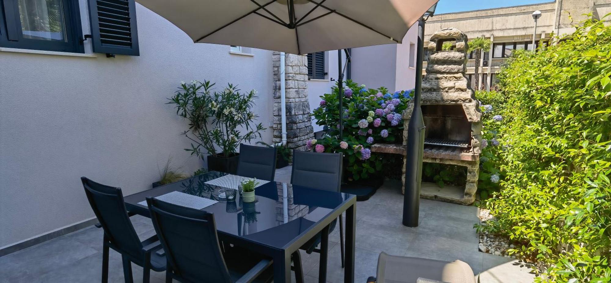 Stay In The Very Heart Of Porec - 50M To The Beach المظهر الخارجي الصورة